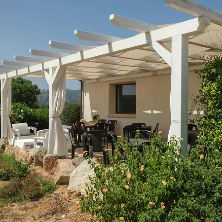B&B Terra E Smeralda أرتْساكينا